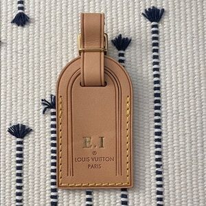 Louis Vuitton Small Tag *EI*
